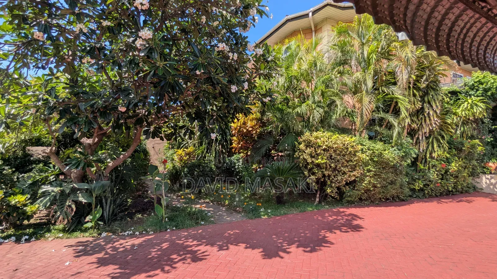 Furnished 2bdrm Apartment in Lussh Green Home, Oyster Bay for rent in Oyster Bay