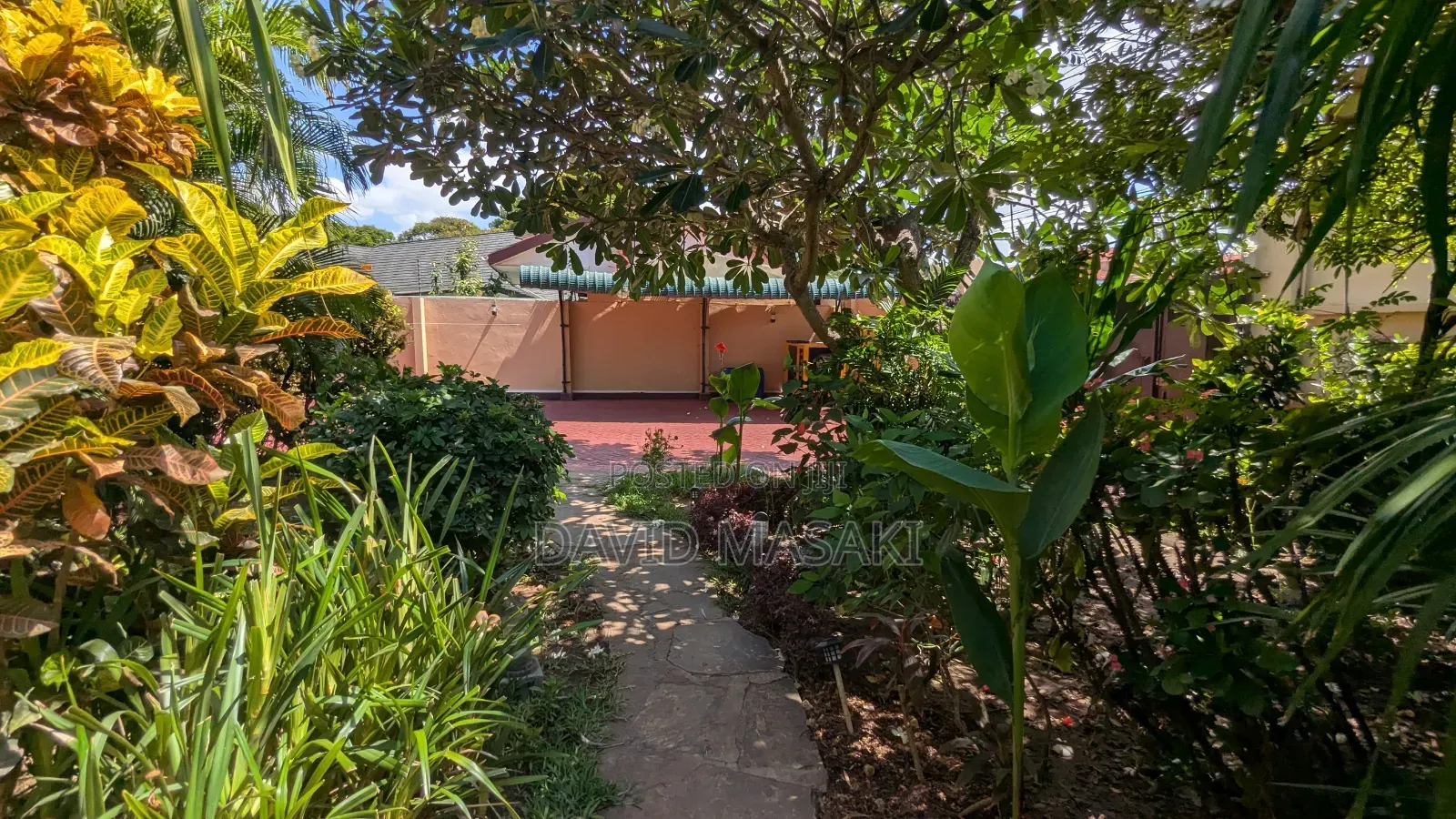 Furnished 2bdrm Apartment in Lussh Green Home, Oyster Bay for rent in Oyster Bay