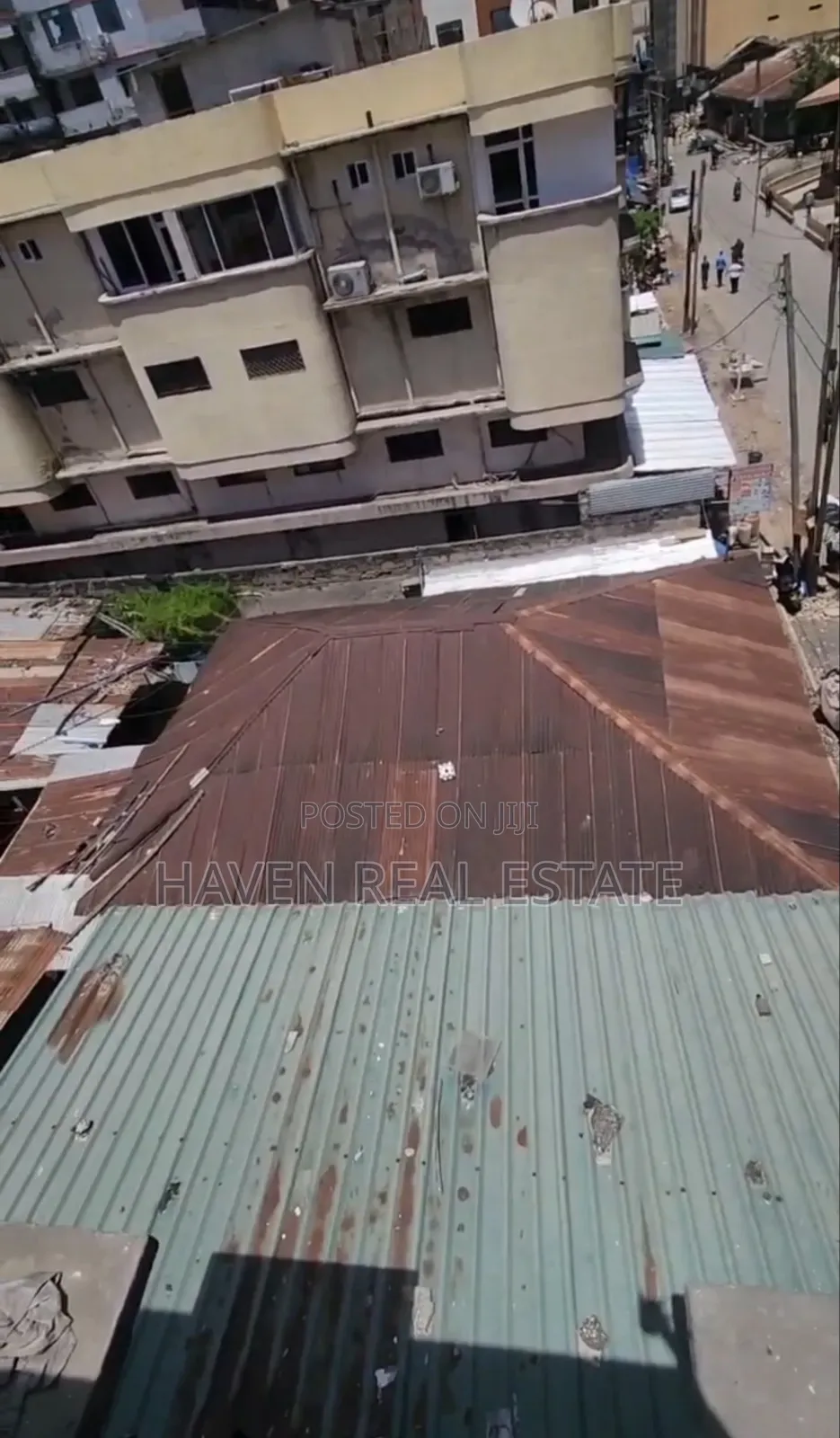 Kiwanja Kinauzwa Kariakoo in Kariakoo