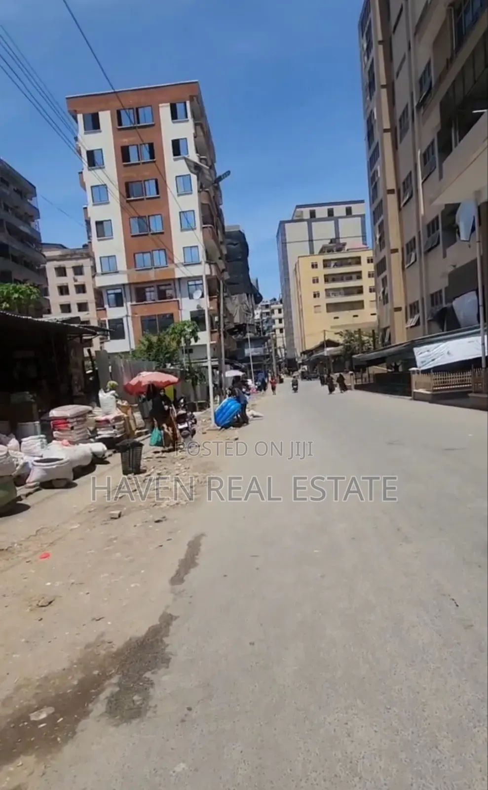 Kiwanja Kinauzwa Kariakoo in Kariakoo