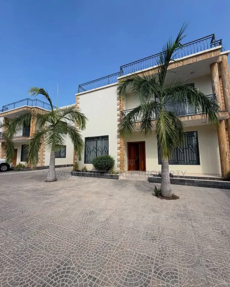 Furnished 5bdrm Villa in Oyster Bay for rent in Oyster Bay
