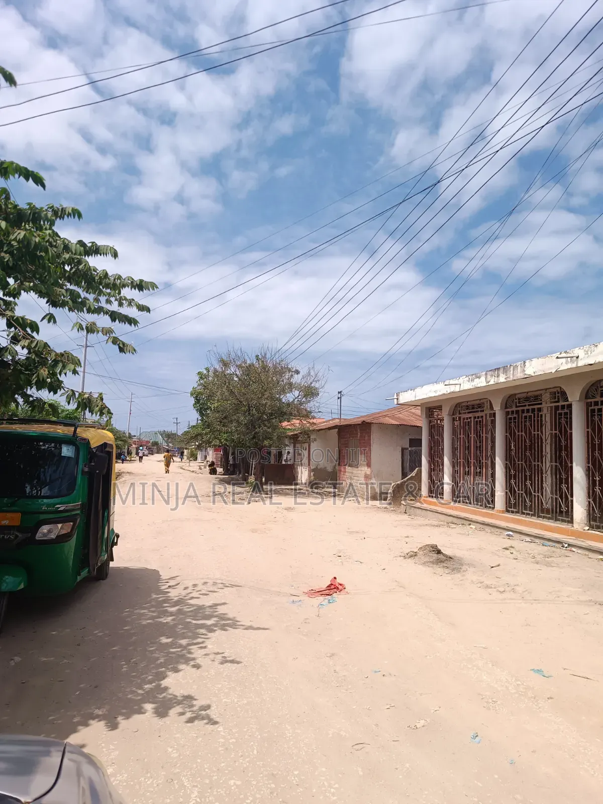 12bdrm House in Kinondoni for sale in Kinondoni