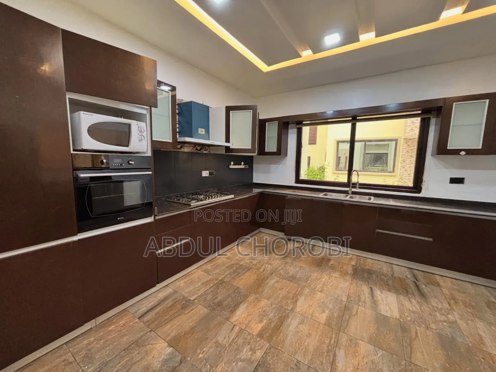 Furnished 5bdrm Villa in Oyster Bay for rent in Oyster Bay
