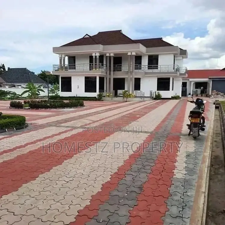 1bil . ( House for Sale ) Ununio. in Mbezi
