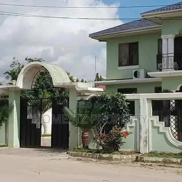 380mil ( House for Sale ) #% in Kinondoni
