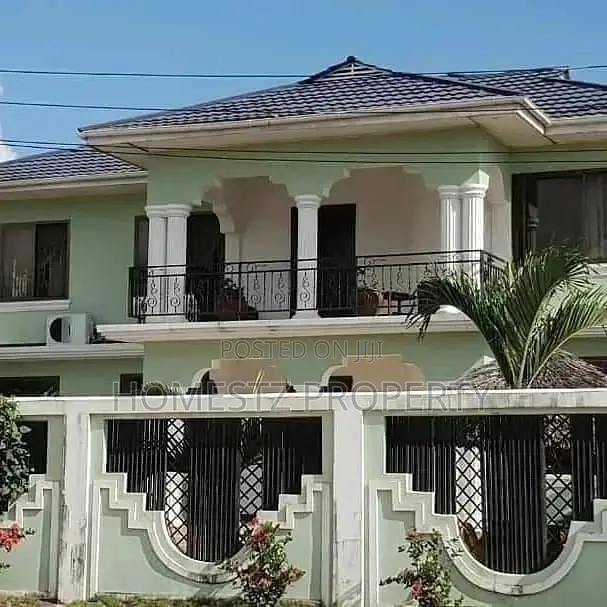 380mil ( House for Sale ) #% in Kinondoni