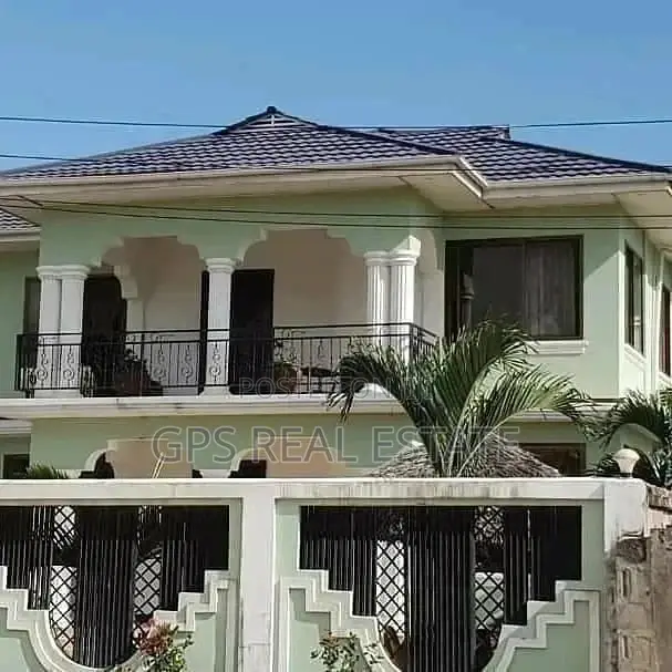 380mil ( House for Sale ) #% in Kinondoni
