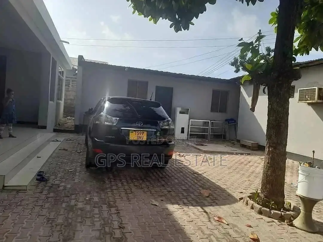 4 Bedrooms House for Sale in Evans Mansah, Kinondoni in Kinondoni