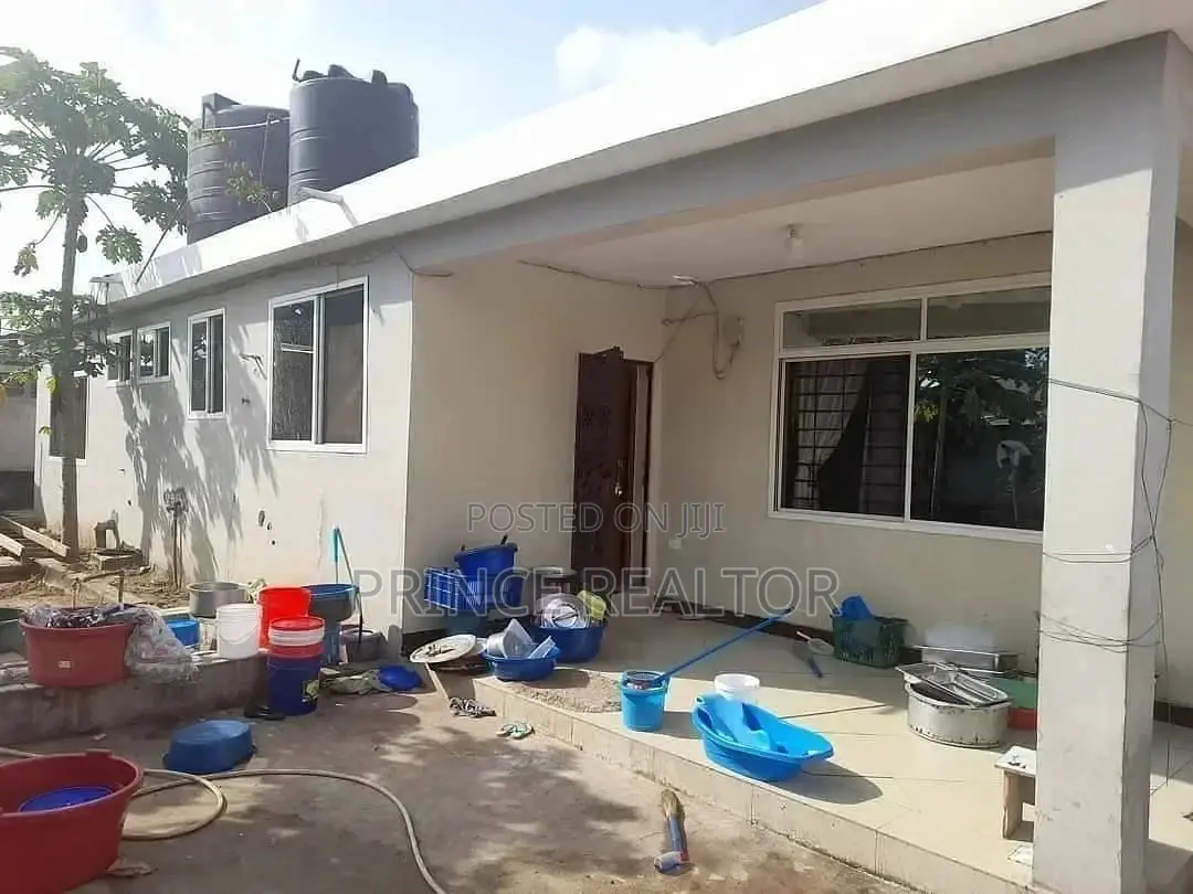 4 Bedrooms House for Sale in Evans Mansah, Kinondoni in Kinondoni