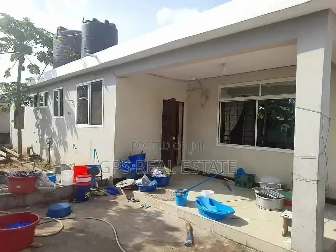 4 Bedrooms House for Sale in Evans Mansah, Kinondoni in Kinondoni