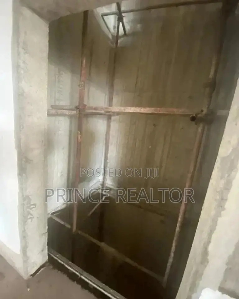 10 Bedrooms Flat for Sale in Evans Mansah, Kinondoni in Kinondoni