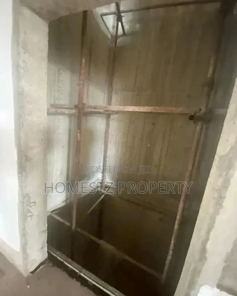 10 Bedrooms Flat for Sale in Evans Mansah, Kinondoni in Kinondoni