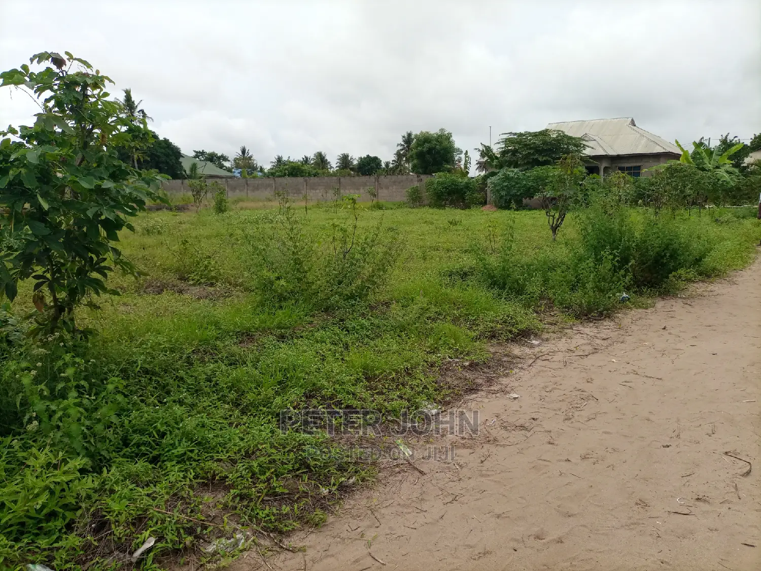 Kiwanja Kinauzwa in Kimara