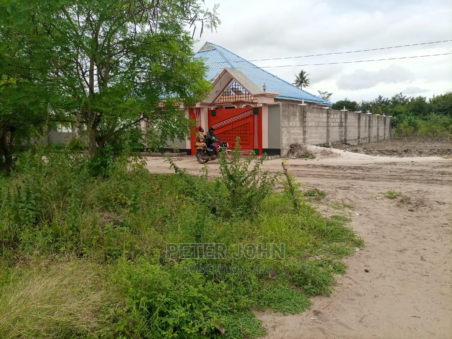 Kiwanja Kinauzwa in Kimara