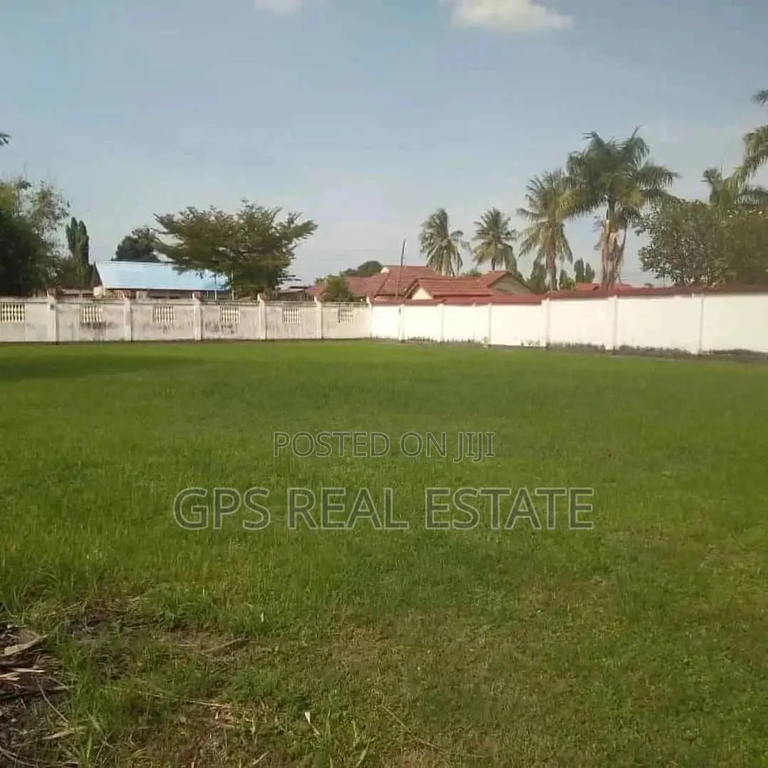 300mil ( Plot for Sale Mbezi Beach)#% in Kinondoni