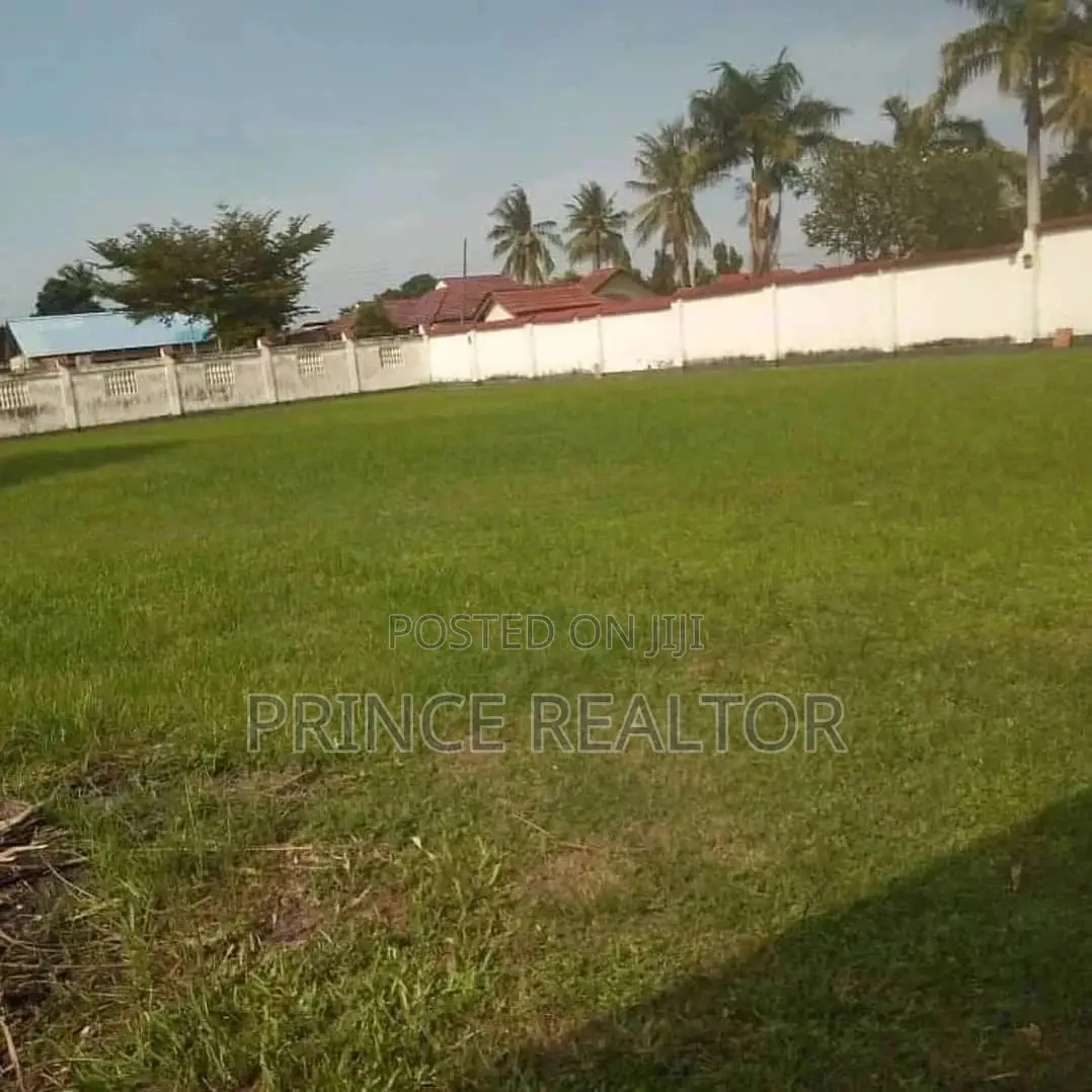 300mil ( Plot for Sale Mbezi Beach)#% in Kinondoni