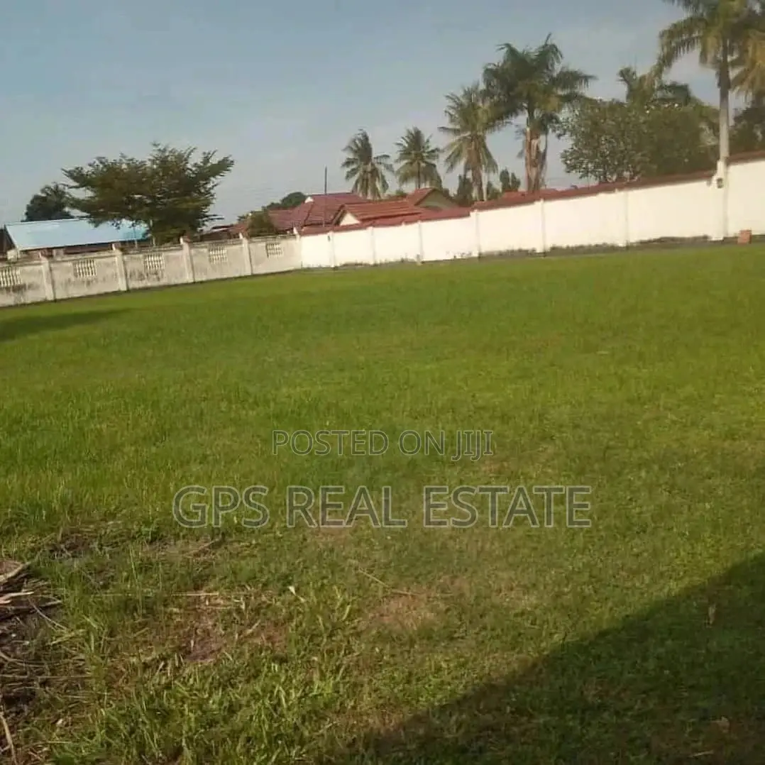 300mil ( Plot for Sale Mbezi Beach)#% in Kinondoni
