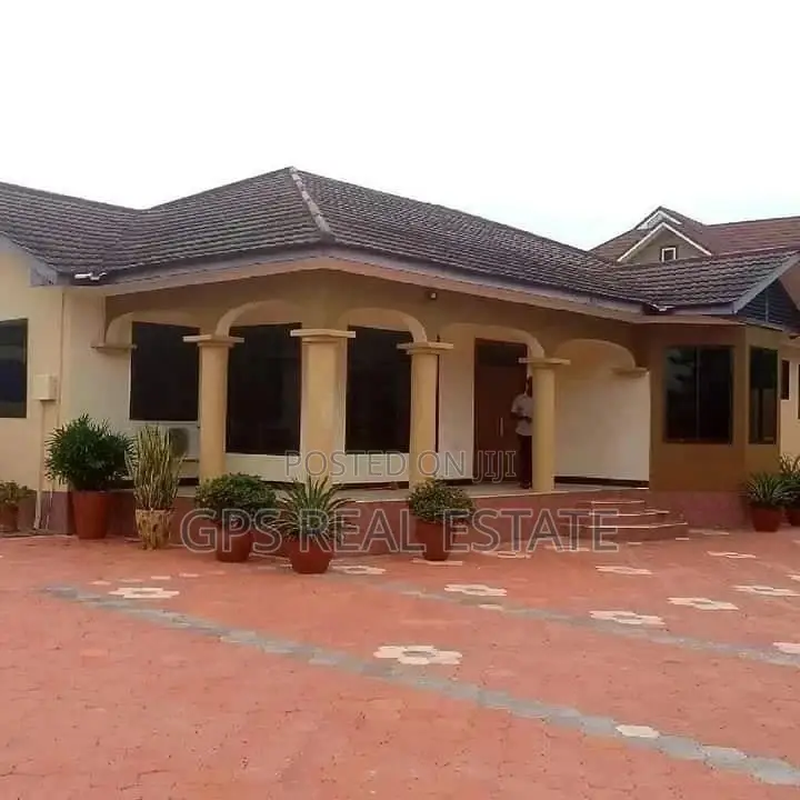 5 Bedrooms House for Sale in Evans Mansa, Kinondoni in Kinondoni