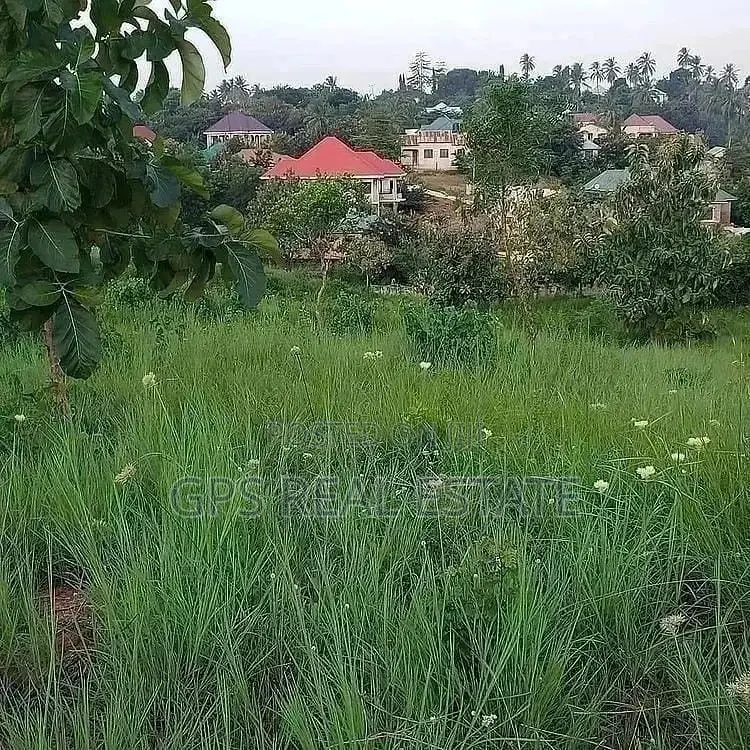 200mil (Land for Sale ) in Kinondoni