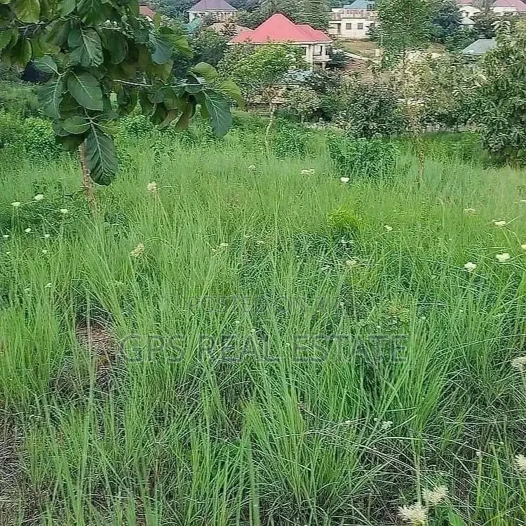 200mil (Land for Sale ) in Kinondoni
