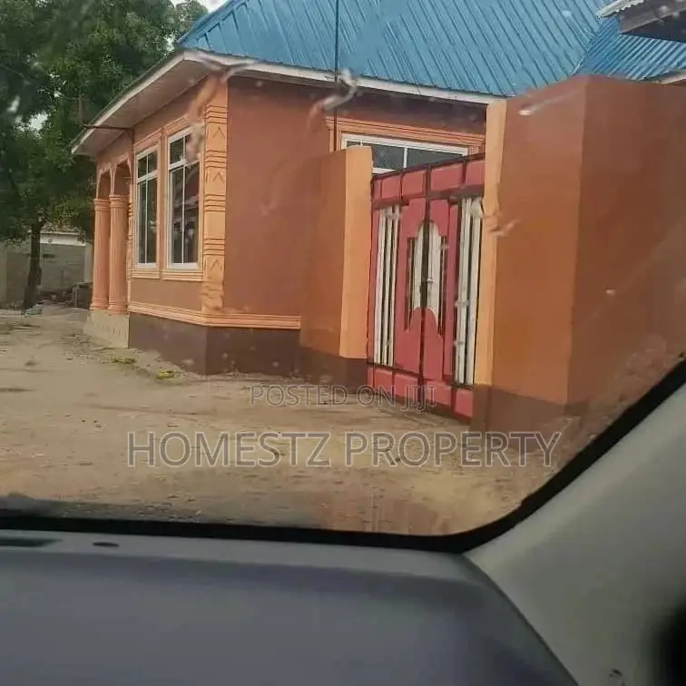 150mil House for Sale in Kinondoni