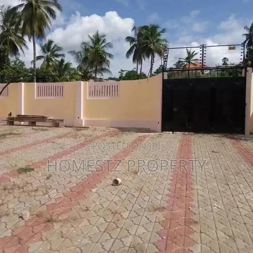 4bdrm House in Evans Mansah, Kinondoni for Sale in Kinondoni