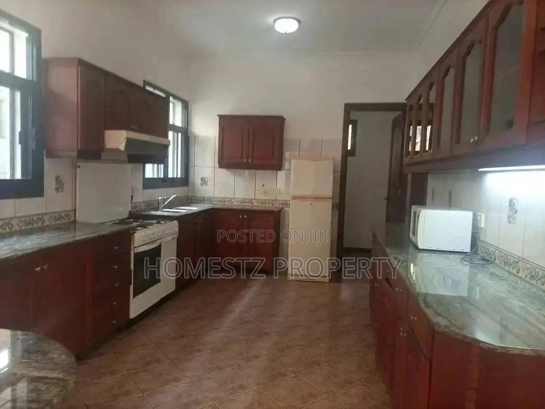 4bdrm House in Evans Mansah, Kinondoni for Sale in Kinondoni