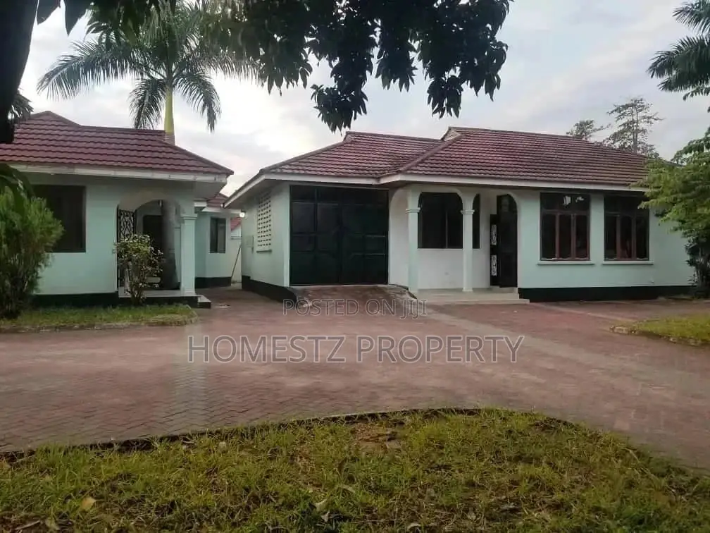 4bdrm House in Evans Mansah, Kinondoni for Sale in Kinondoni