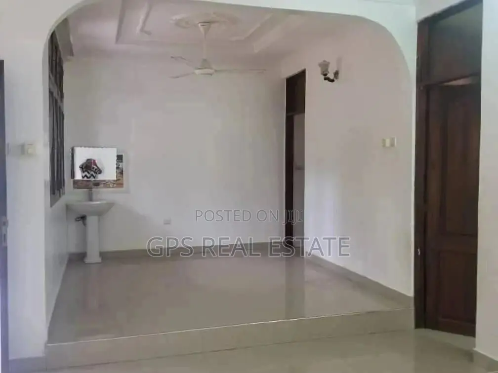 4bdrm House in Evans Mansah, Kinondoni for Sale in Kinondoni