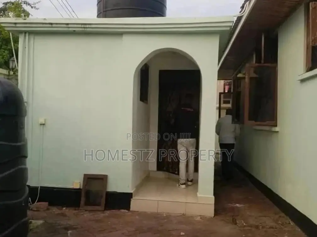4bdrm House in Evans Mansah, Kinondoni for Sale in Kinondoni