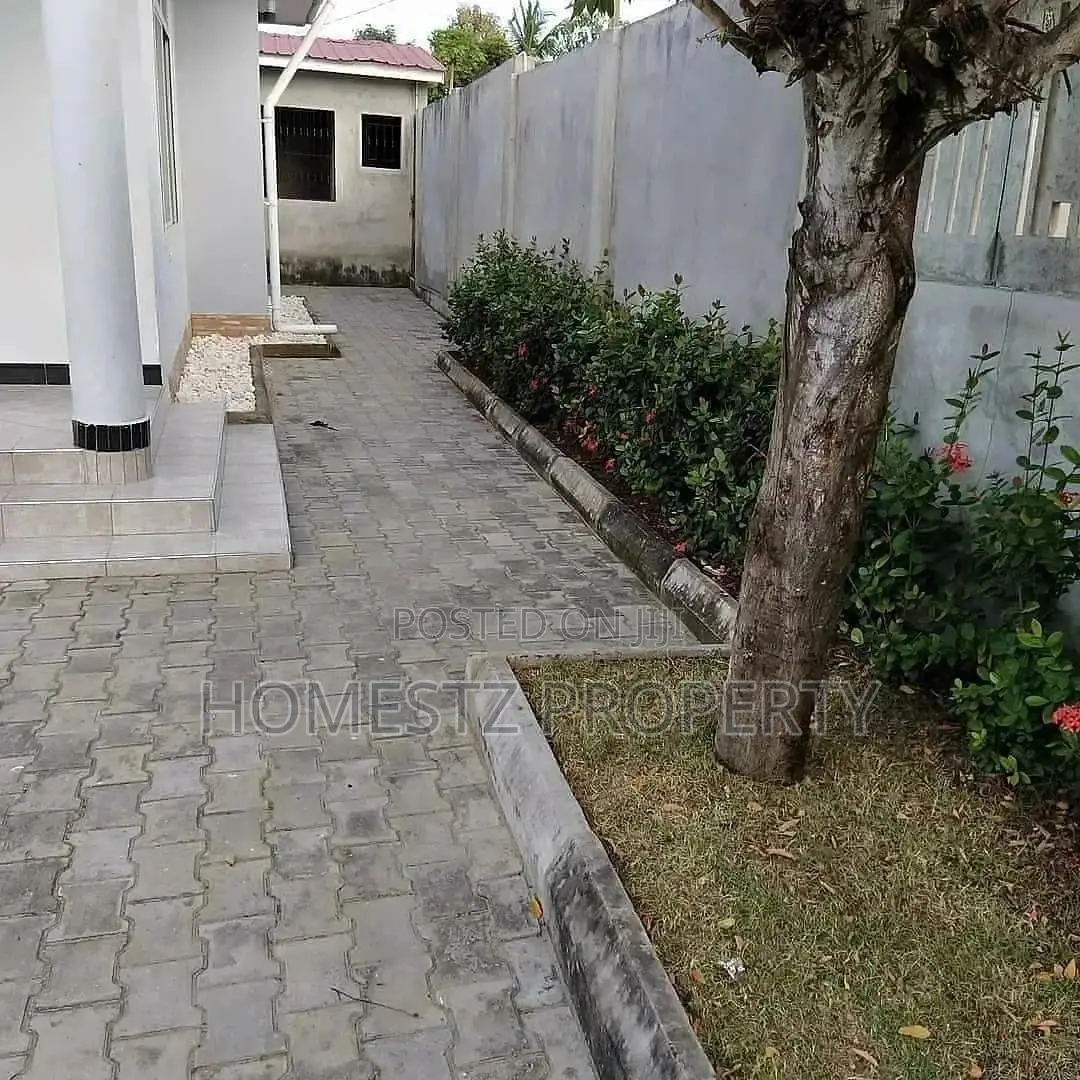 3bdrm House in Evans Mansah, Kinondoni for Sale in Kinondoni