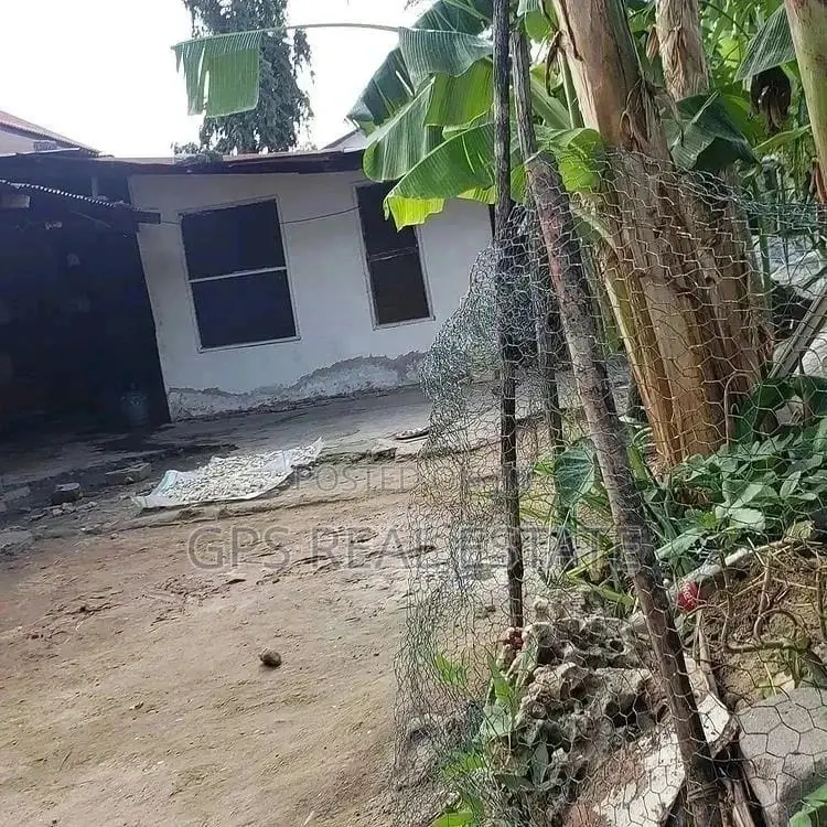 300mil ( Plot for Sale at Mbez Beach Goigi in Kinondoni