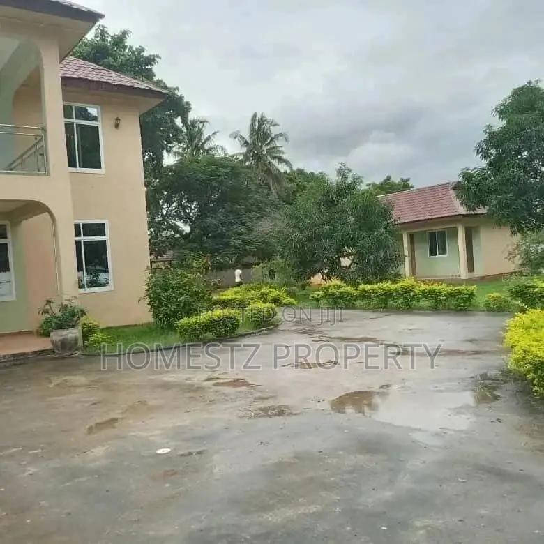 4bdrm House in Evans Mansah, Kinondoni for Sale in Kinondoni