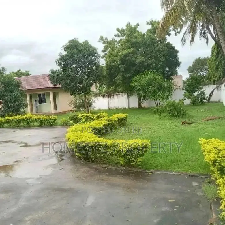4bdrm House in Evans Mansah, Kinondoni for Sale in Kinondoni