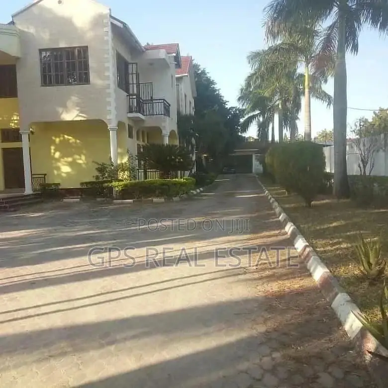 4bdrm House in Evans Mansah, Kinondoni for Sale in Kinondoni