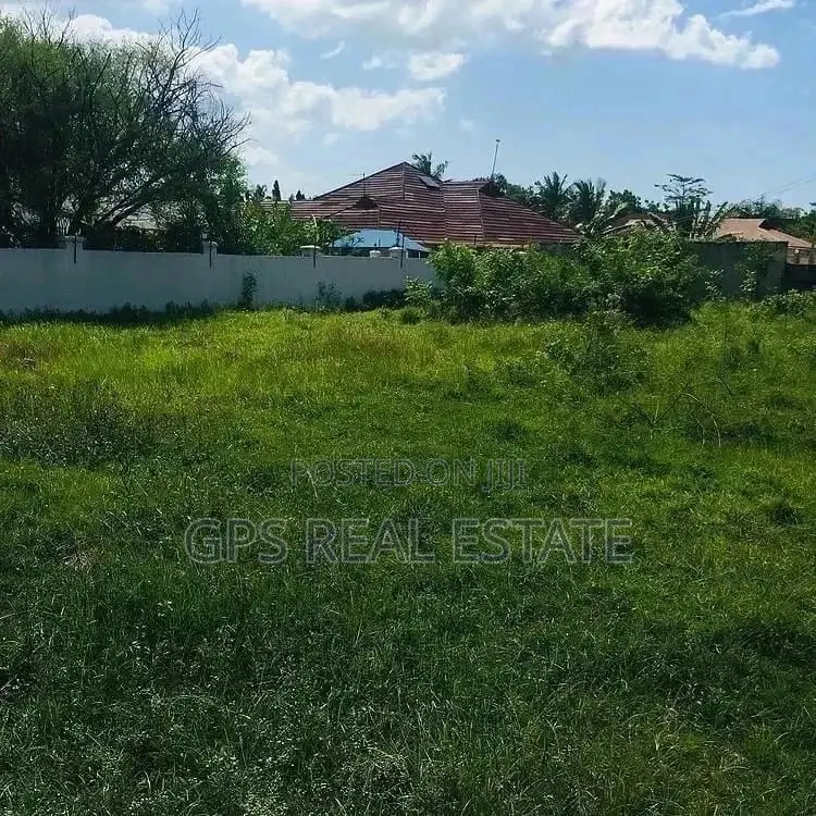 250mil ( Plot for Sale Mbezi Beach Rainbow) in Kinondoni