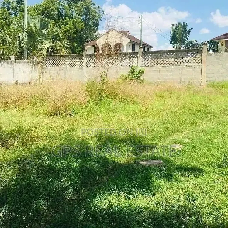 250mil ( Plot for Sale Mbezi Beach Rainbow) in Kinondoni