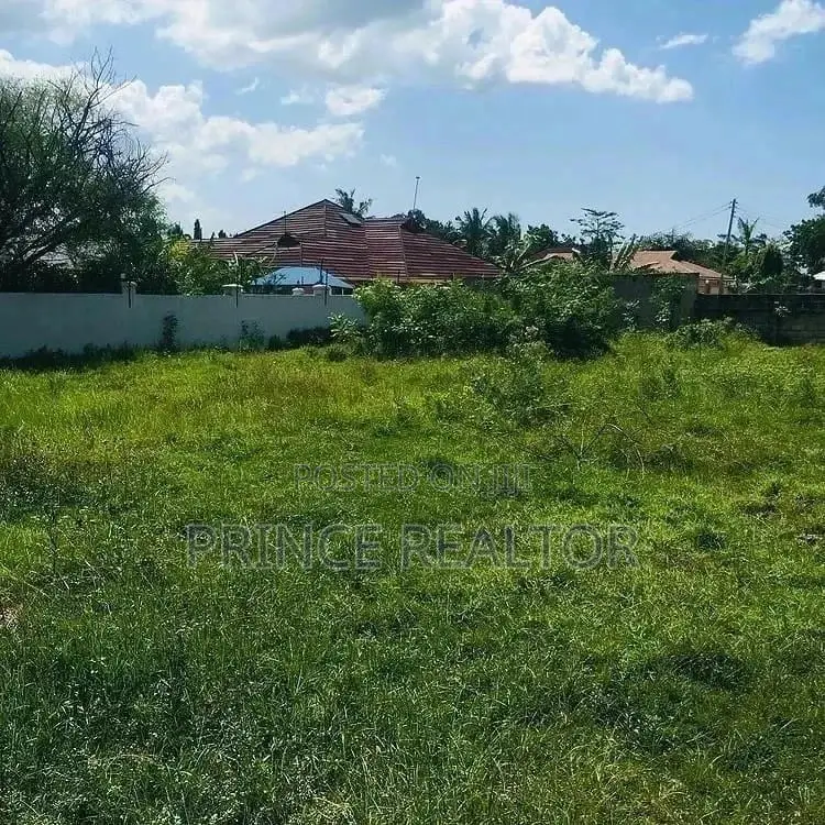 250mil ( Plot for Sale Mbezi Beach Rainbow) in Kinondoni