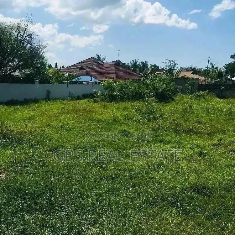 250mil ( Plot for Sale Mbezi Beach Rainbow) in Kinondoni