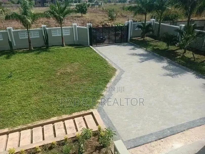 4bdrm House in Evans Mansah, Kinondoni for Sale in Kinondoni