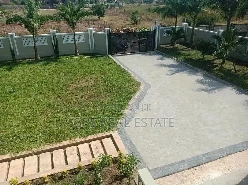 4bdrm House in Evans Mansah, Kinondoni for Sale in Kinondoni