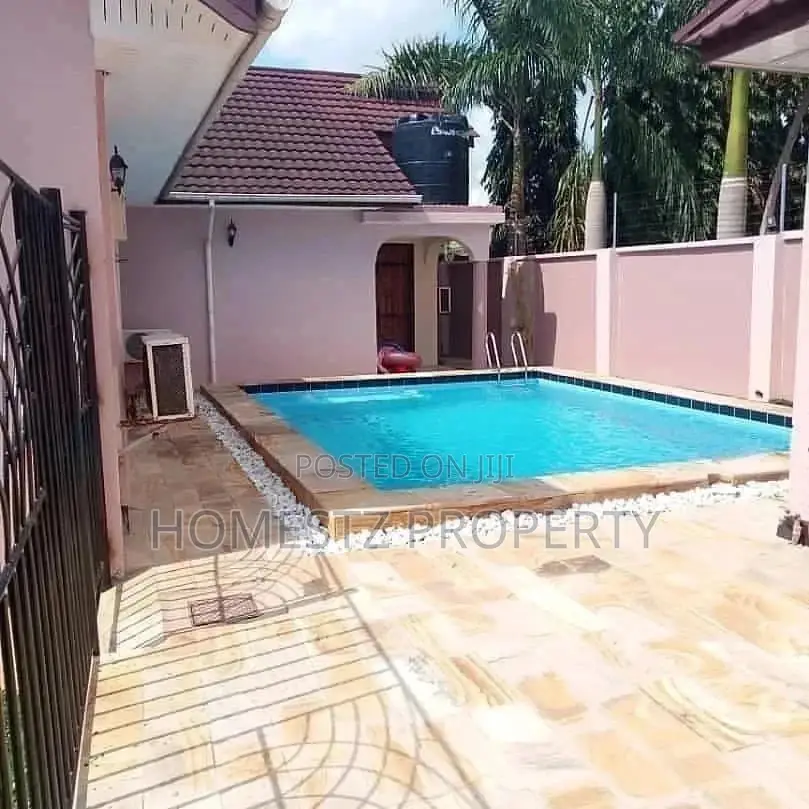 4bdrm House in Evans Mansah, Kinondoni for Sale in Kinondoni