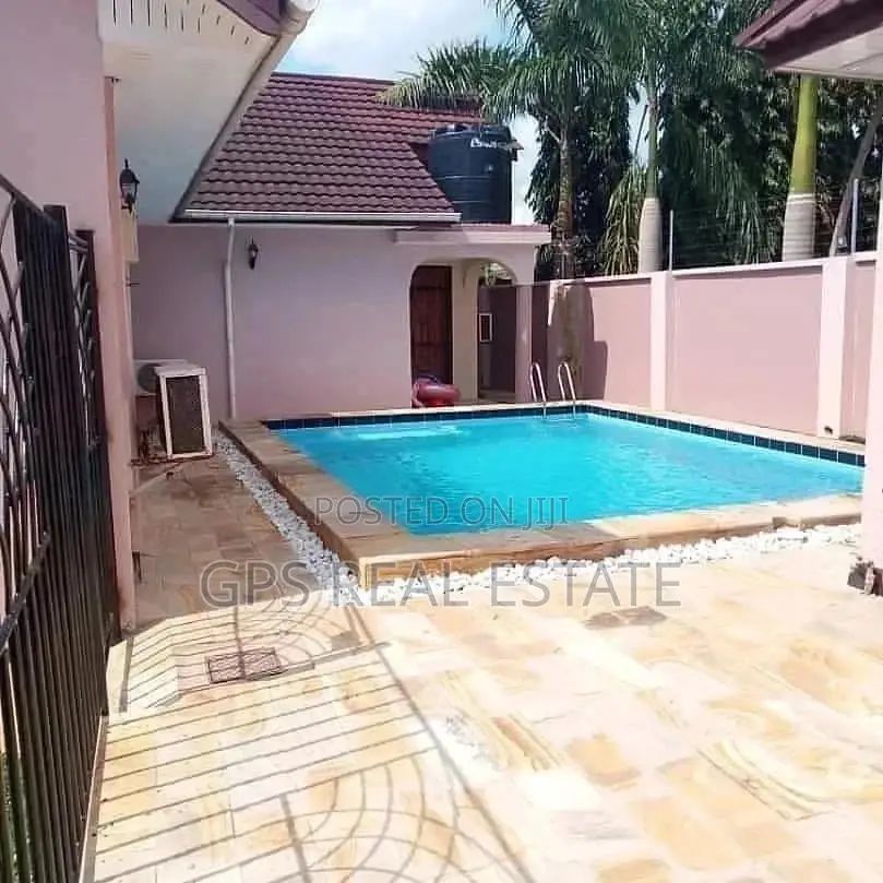 4bdrm House in Evans Mansah, Kinondoni for Sale in Kinondoni