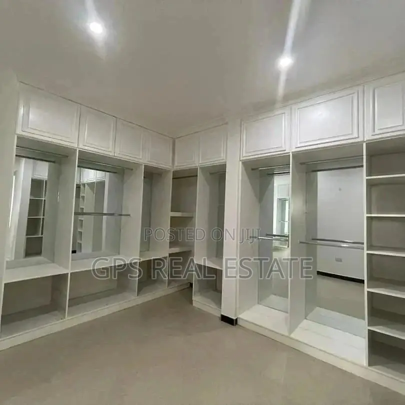 5bdrm House in Evans Mansah, Kinondoni for Sale in Kinondoni