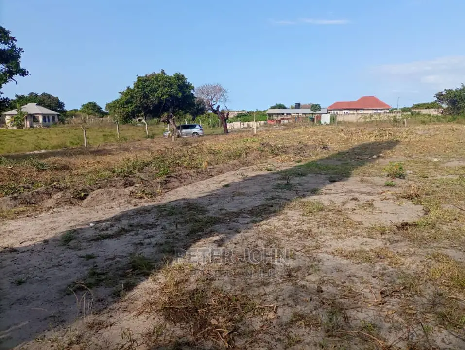 Kiwanja Kinauzwa Kimepimwa in Mbweni