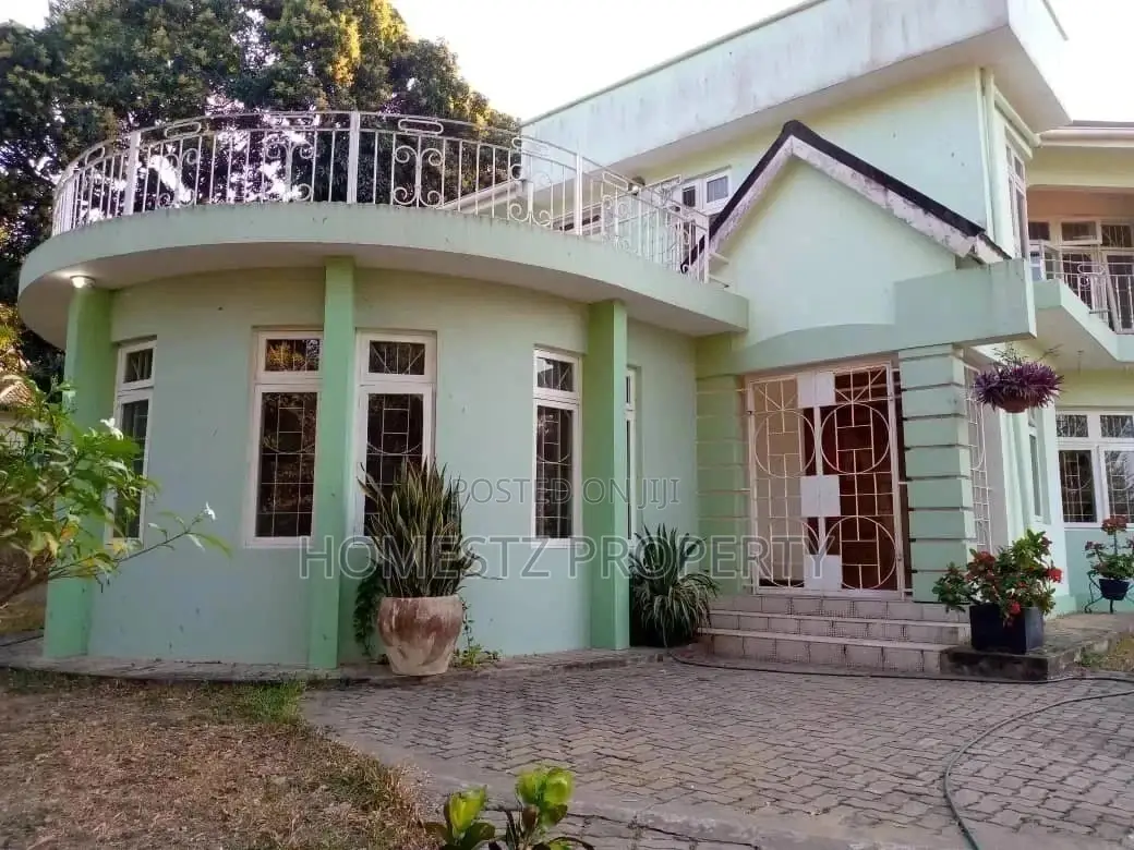 7bdrm Mansion in Enzo Mansa, Kinondoni for Sale in Kinondoni