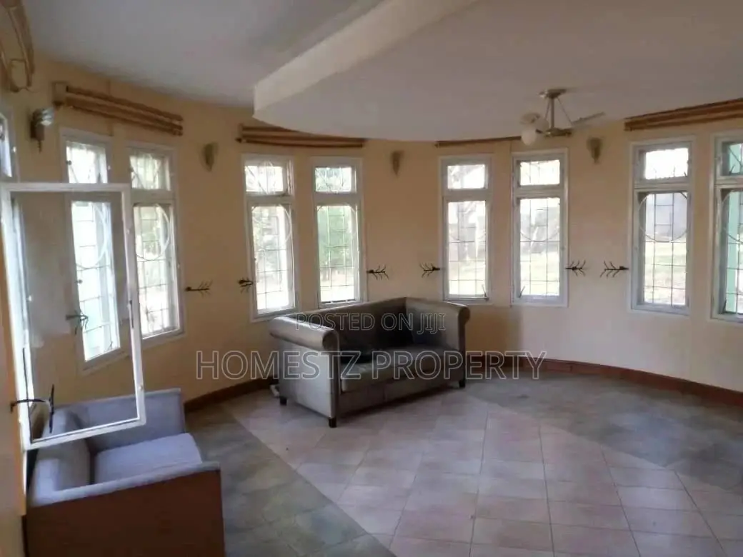 7bdrm Mansion in Enzo Mansa, Kinondoni for Sale in Kinondoni