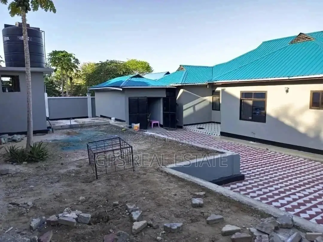 4bdrm House in Peter Slayo, Kinondoni for Sale in Kinondoni