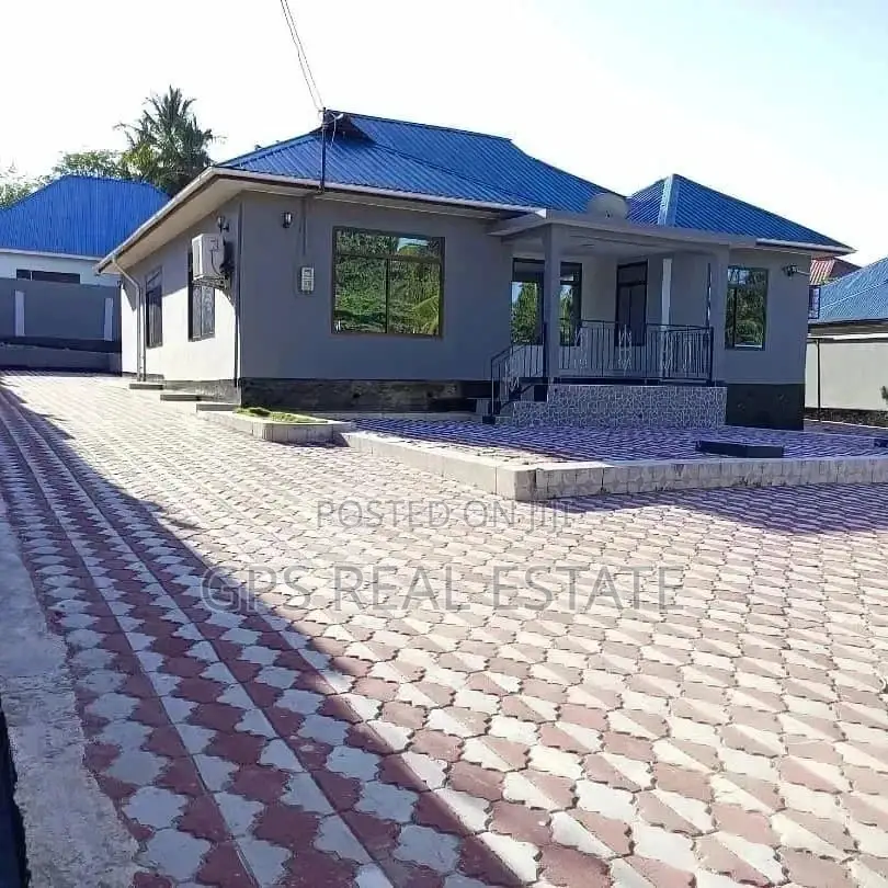 4bdrm House in Peter Slayo, Kinondoni for Sale in Kinondoni