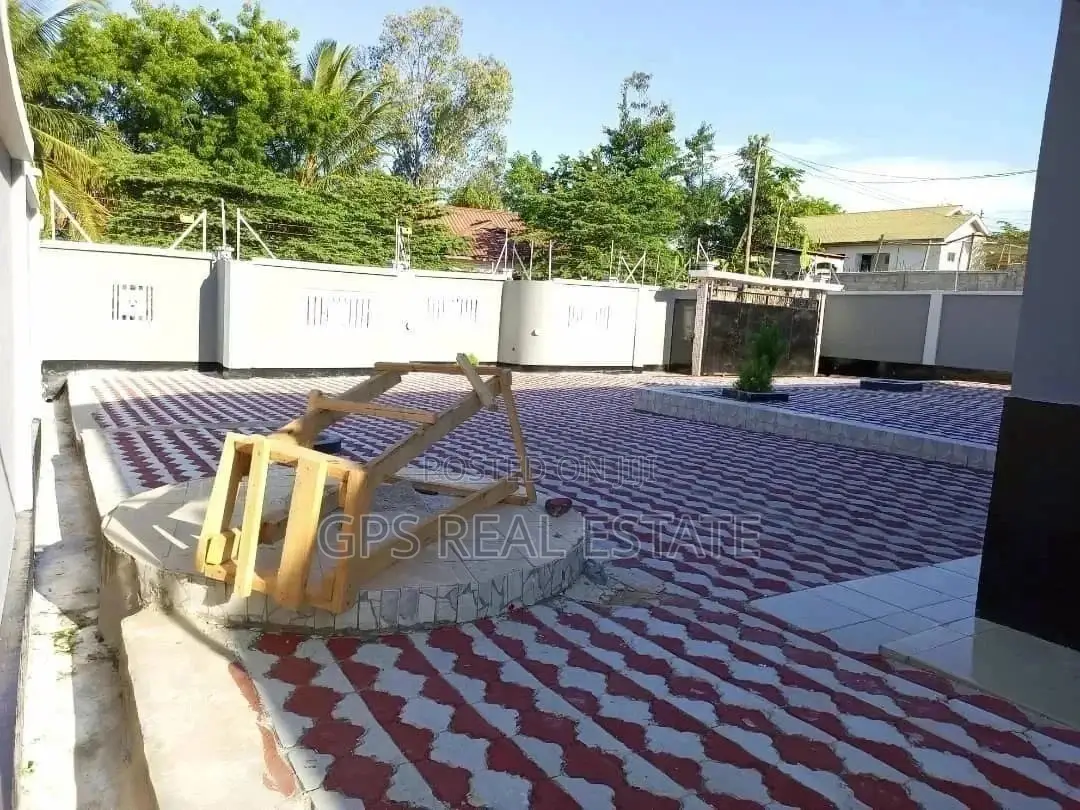 4bdrm House in Peter Slayo, Kinondoni for Sale in Kinondoni